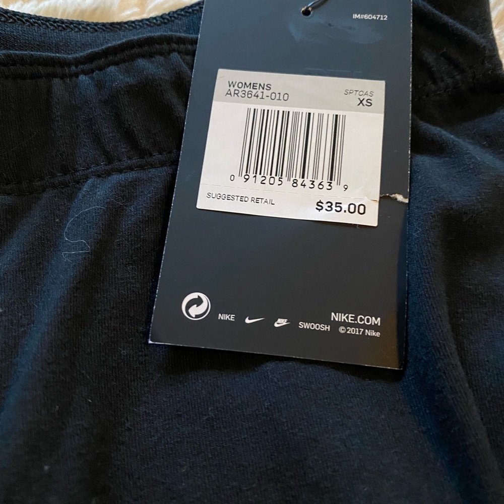 New with tags Nike leggings black